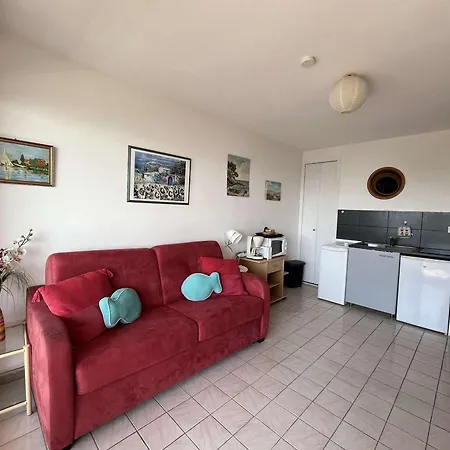 Cosy Au Lavandou Avec Terrasse Et Parking - Fr-1-308-73 アパート *